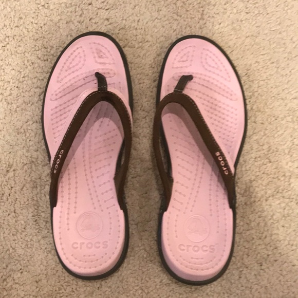 CROCS Shoes - Crocs•flip flops•pink/brown•9•EUC